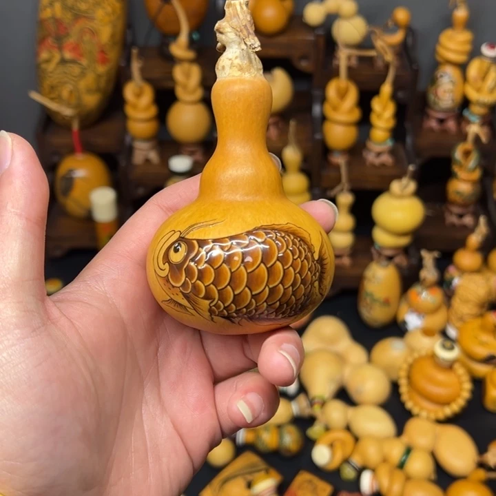 ****࿐葫芦等多种颜色的花鸟画作品