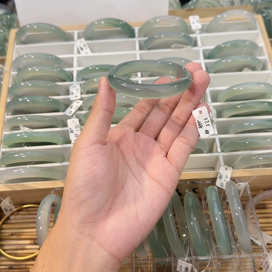 玛瑙/玉髓未镶嵌手镯圈口57.5