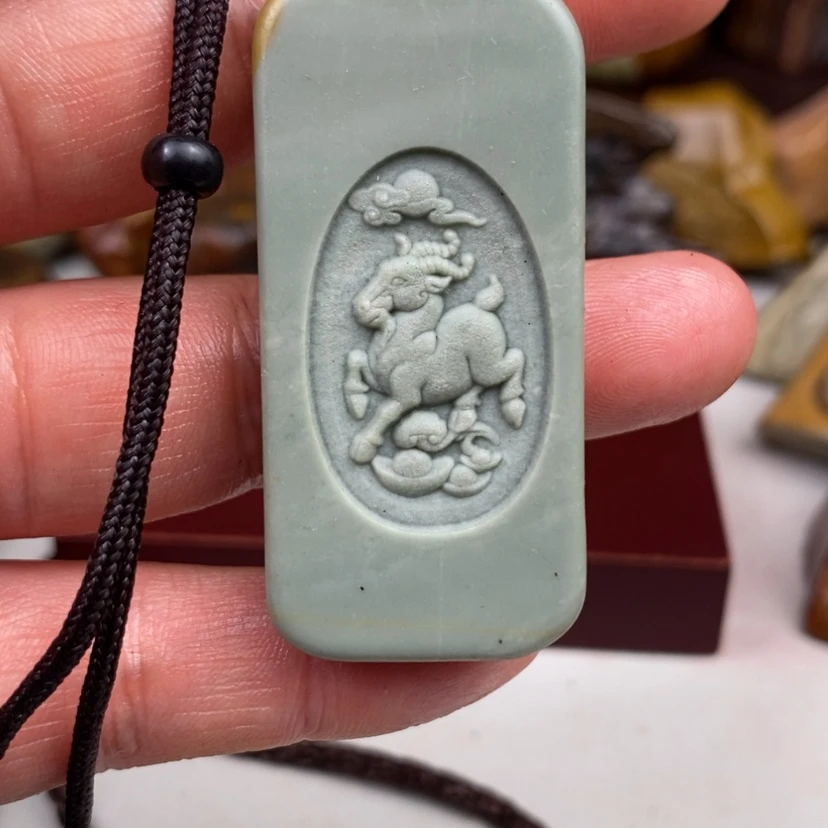 【闪购商品】原石雕刻手把件