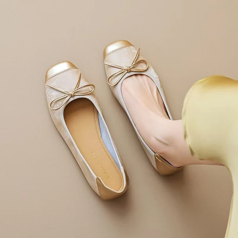 法式单鞋女2025新款春平底百搭蝴蝶结奶奶鞋软底浅口银色玛丽珍鞋
