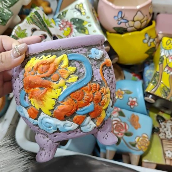 当场凑满15发货，不凑不发，花盆盆口不方不圆有针孔黑点矿点是正常