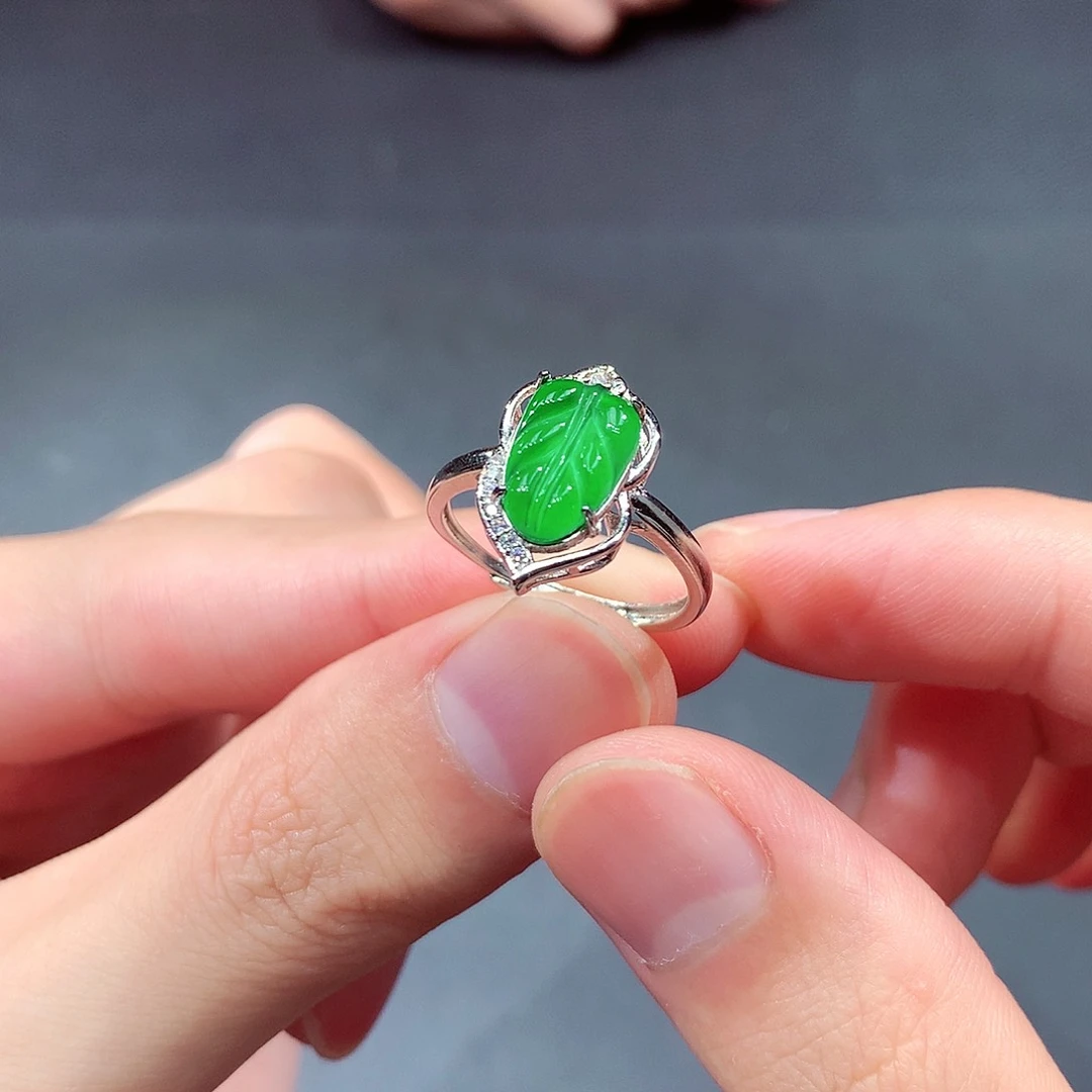 翡翠戒指未镶嵌翡翠