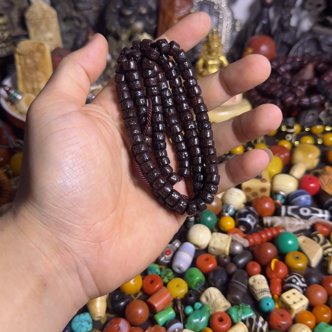 A***谭琉璃颈饰念珠如图