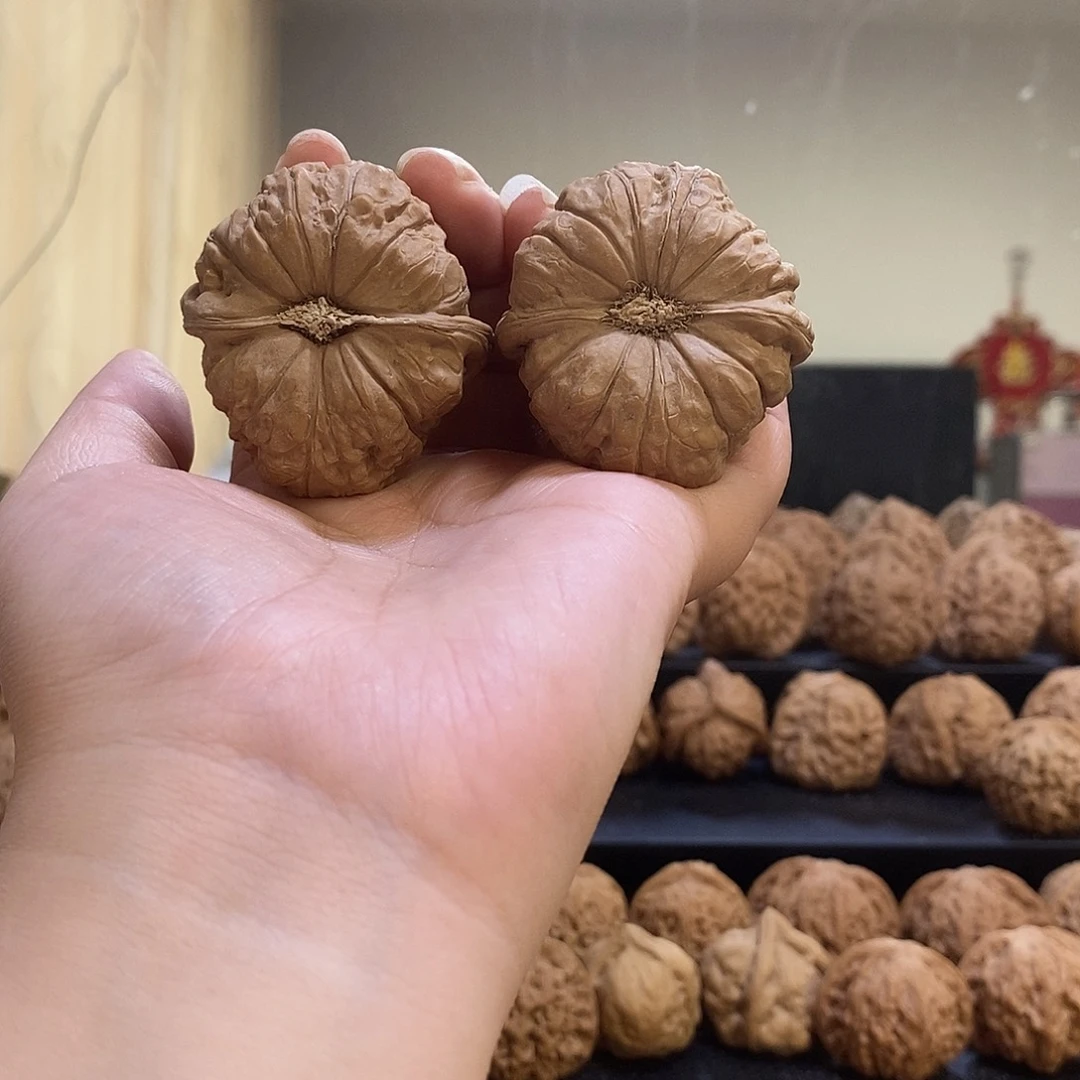 把件文玩核桃43歪南疆石