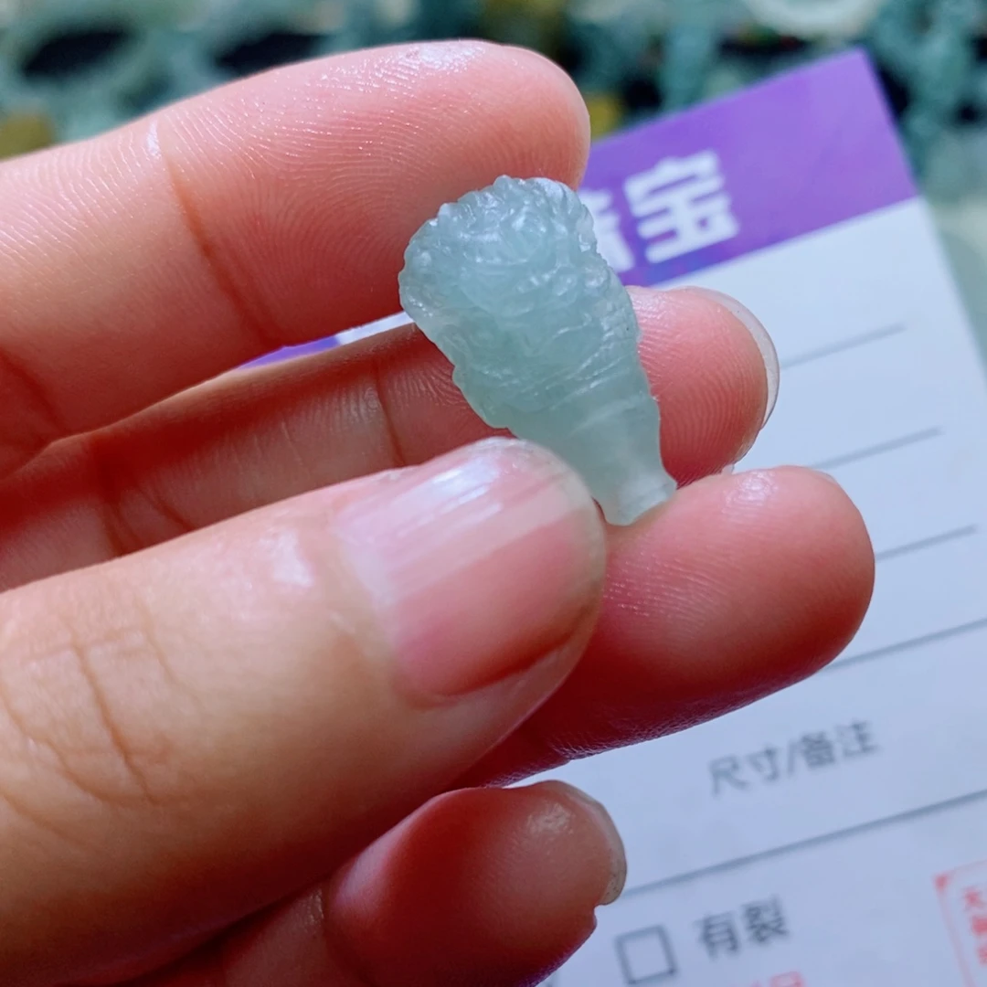 未镶嵌定制翡翠毛货抛光