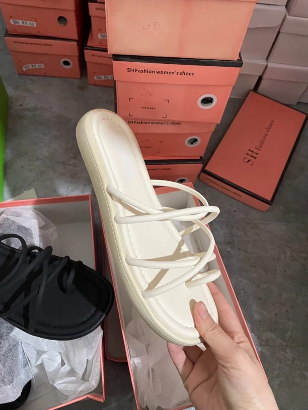 库存鞋，有瑕疵！中跟低帮时装凉鞋外穿ins平底凉鞋夏季交叉
