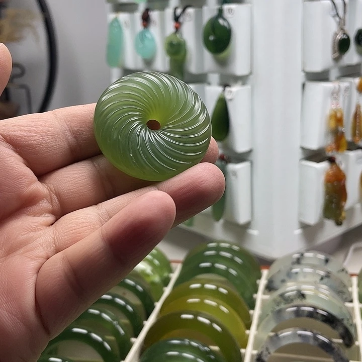 合金蛇纹石玉颈饰