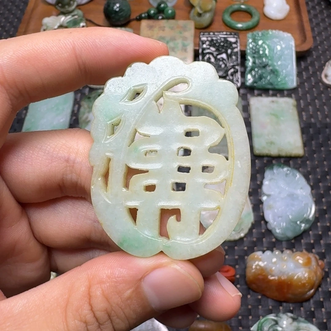 翡翠未镶嵌颈饰翡翠颈饰未镶嵌