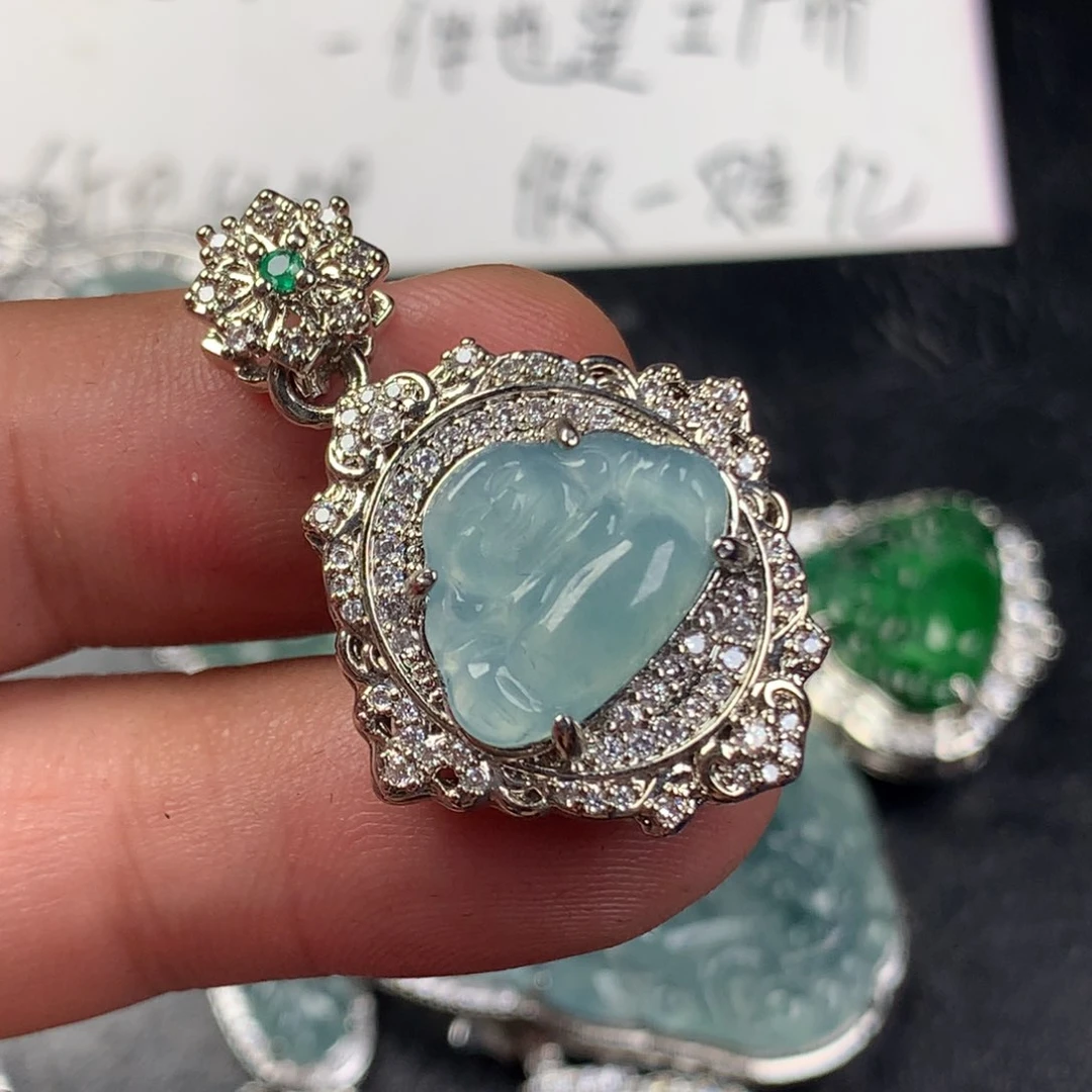 翡翠未镶嵌颈饰开盖佛公