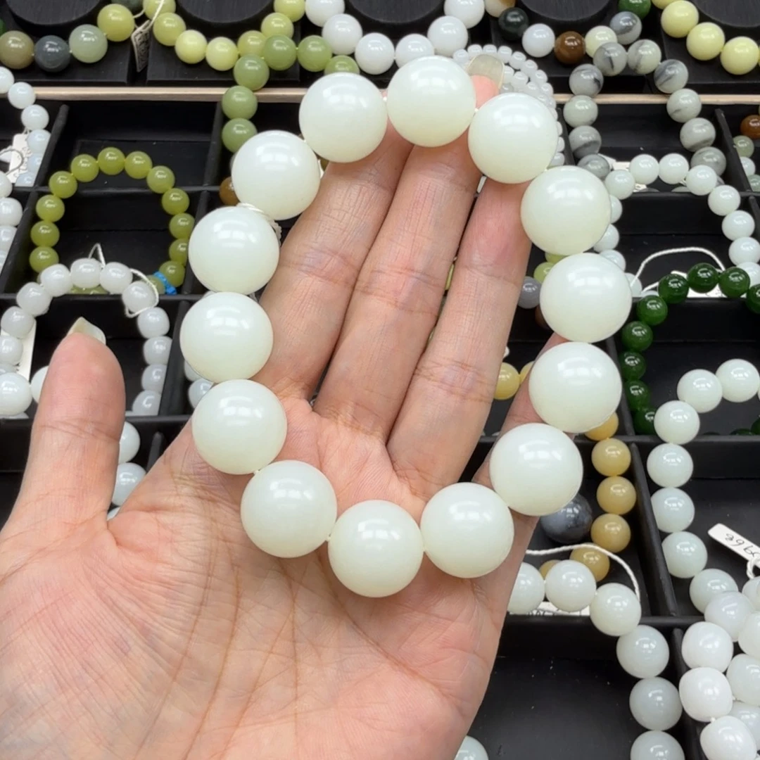 邵***店和田玉未镶嵌手链16mm