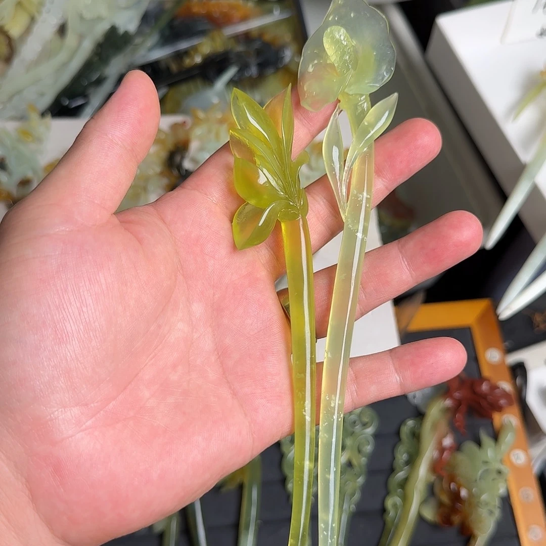 小***乐未镶嵌蛇纹石玉手镯