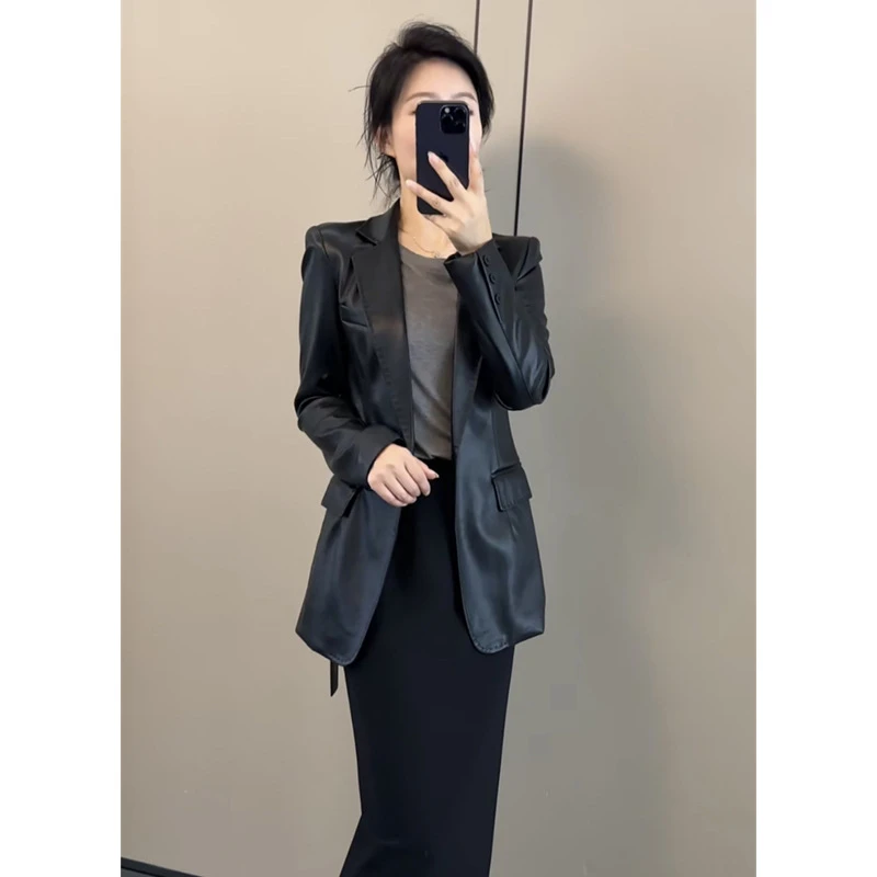 美拉德高级感名媛风洋气黑色外套春季网红爆款休闲气质皮衣西服女
