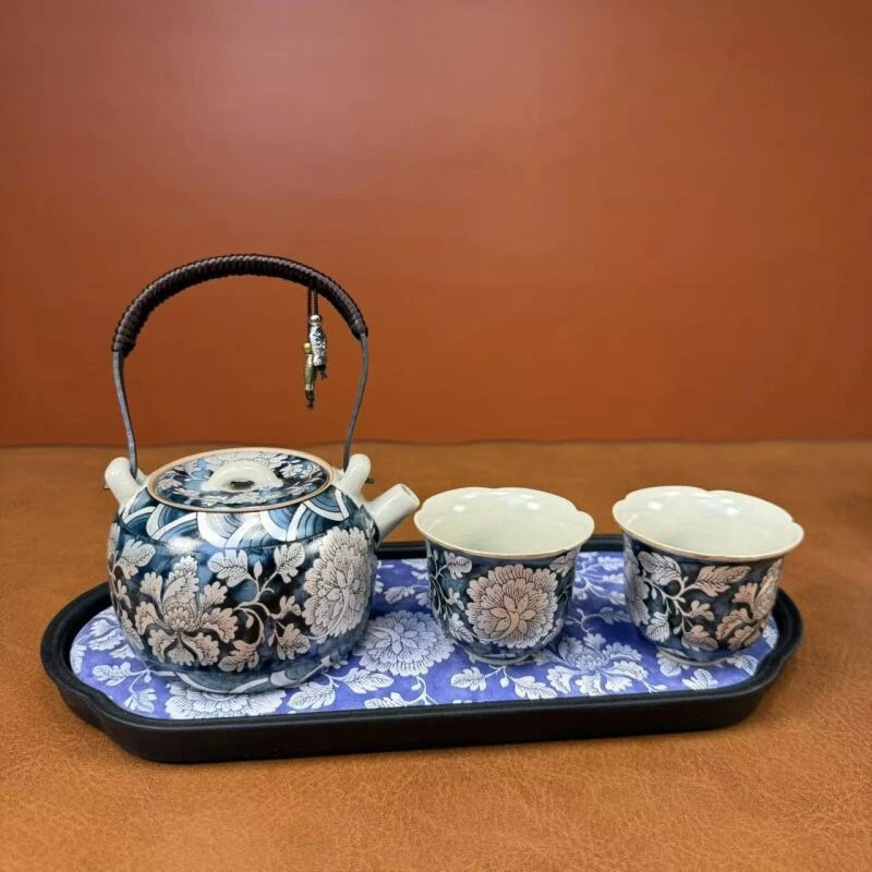 小青花提梁壶+2杯+青花茶盘（无礼盒）- 0660