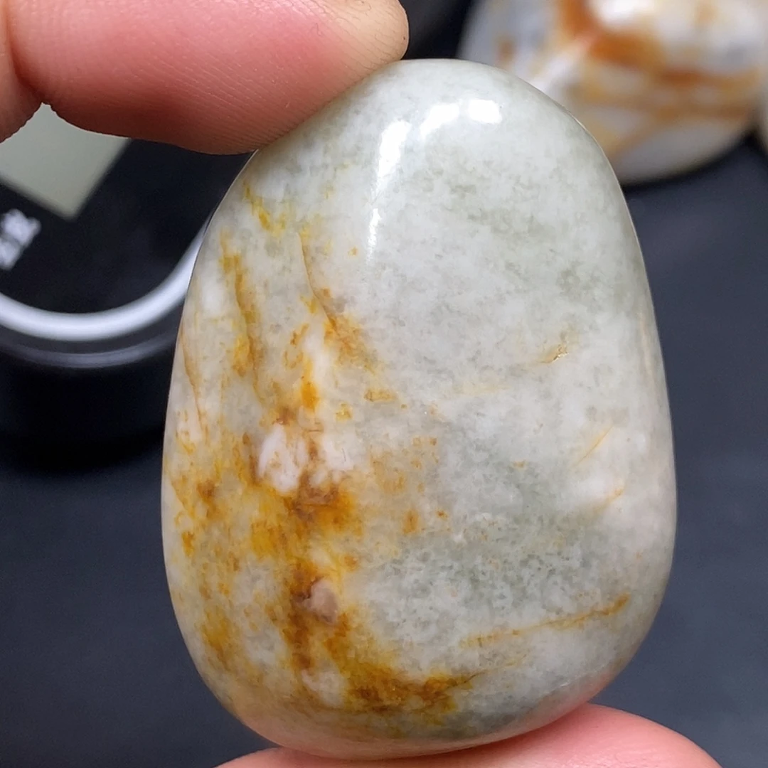 和田玉（糖玉）未镶嵌把件