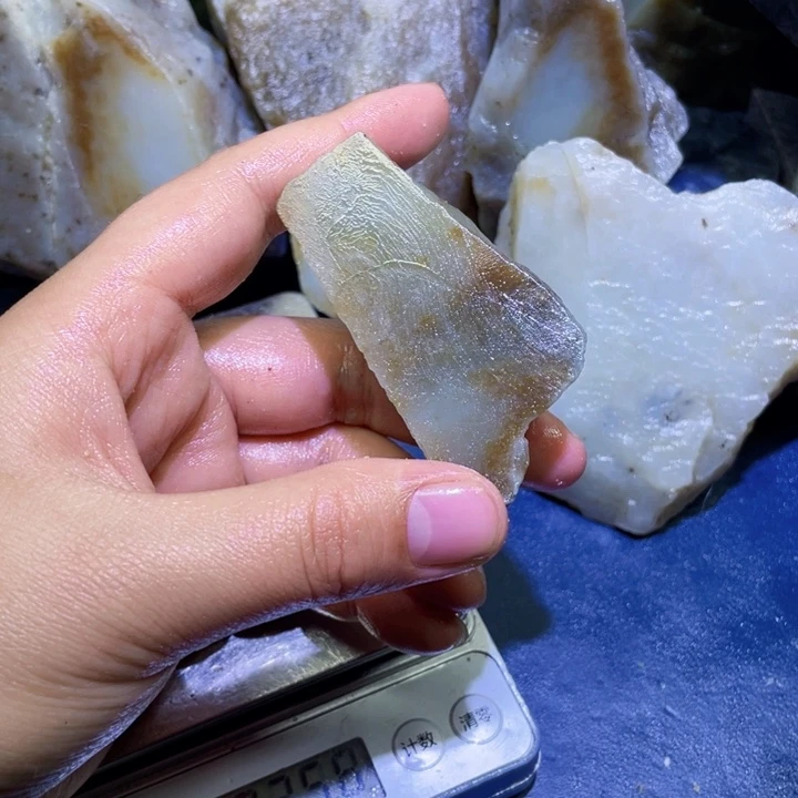 和田玉未镶嵌珠宝半成品