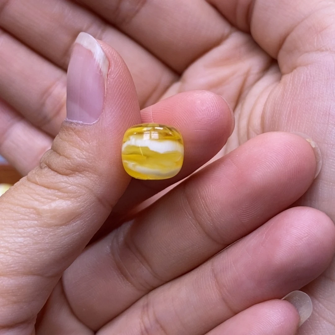 琥珀未镶嵌珠宝奇石11.2