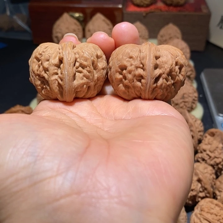 文玩核桃吊坠平谷元宝色差42