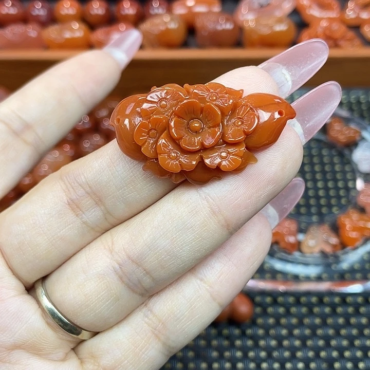 南红玛瑙未镶嵌颈饰花团锦簇
