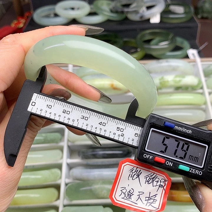 蛇纹石玉手镯未镶嵌658