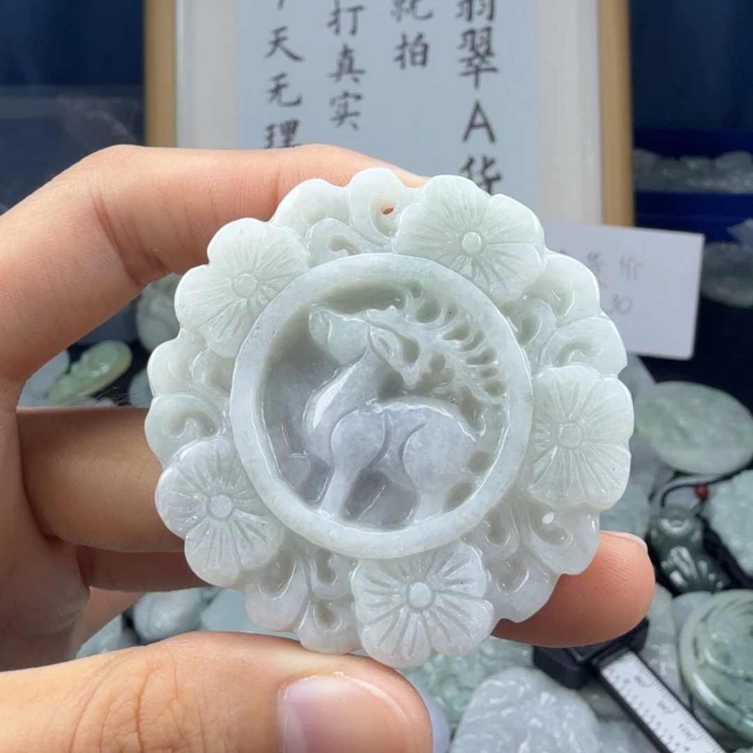 翡翠未镶嵌颈饰翡翠