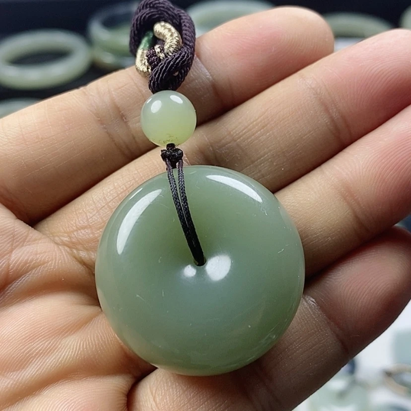 【闪购商品】颈饰未镶嵌和田玉