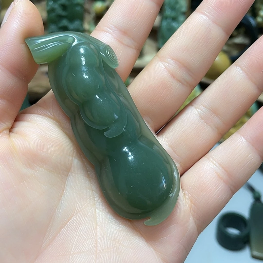 【闪购商品】未镶嵌岫岩老玉（透闪石质玉）挂件抖***音