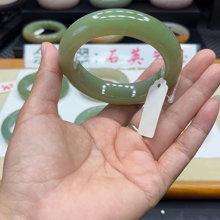 未镶嵌手镯石英质玉徐*圆