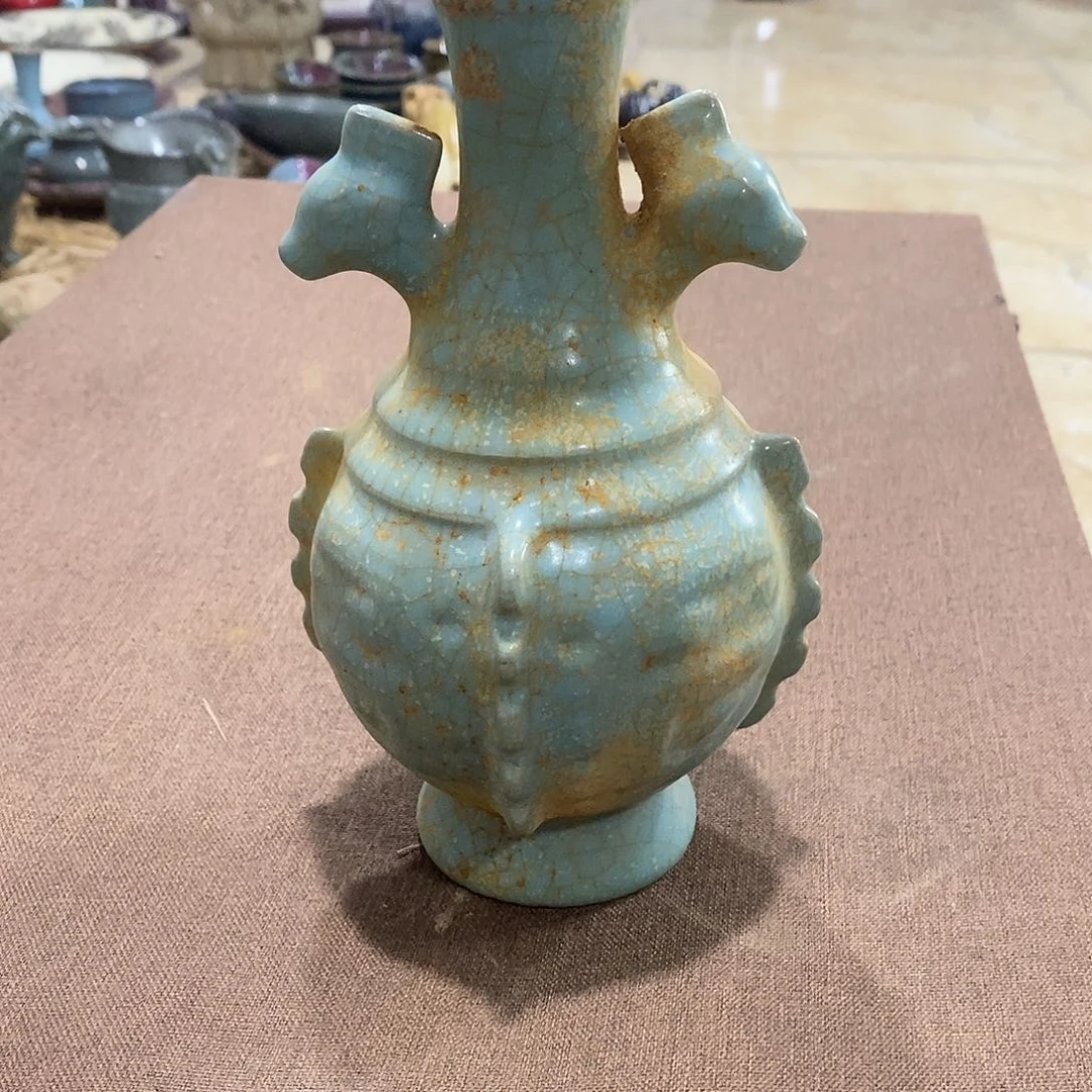 一***心汝窑的一个小瓶子