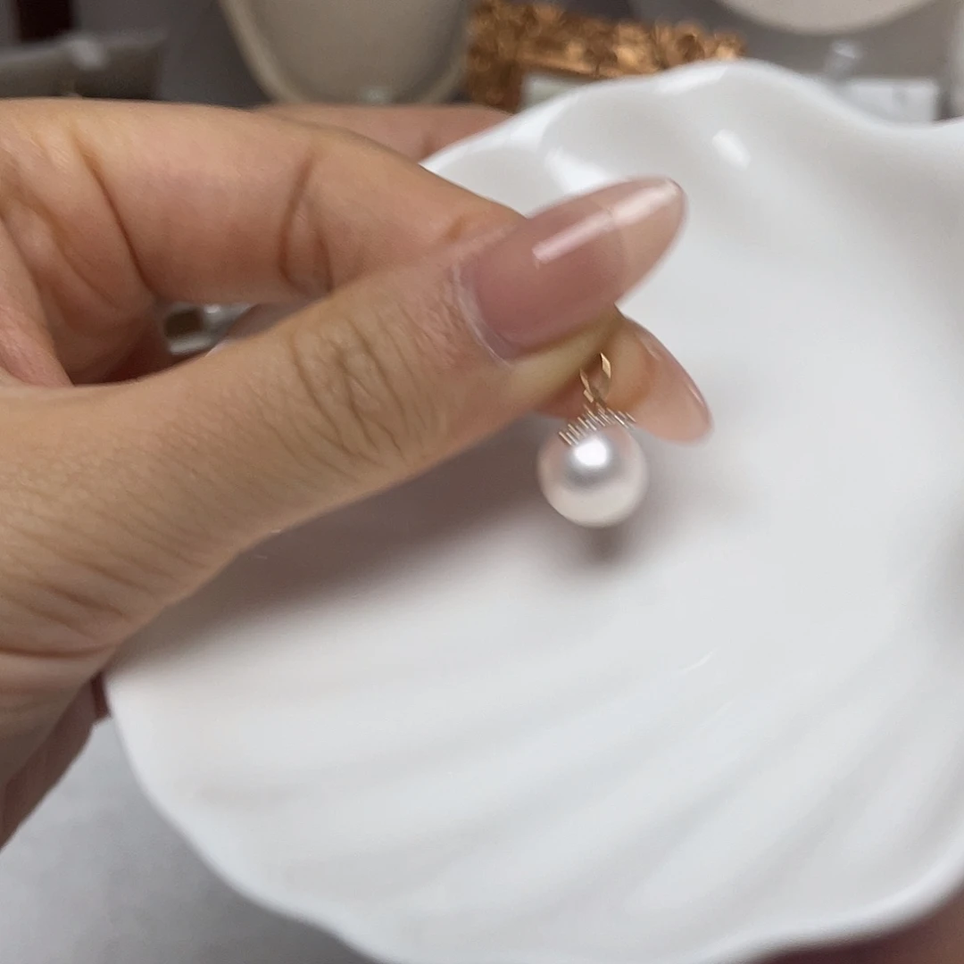 18K金镶嵌海水珍珠吊坠(不含链)