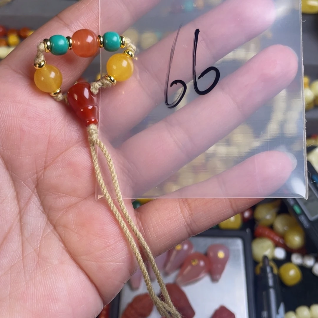 南红玛瑙配饰未镶嵌