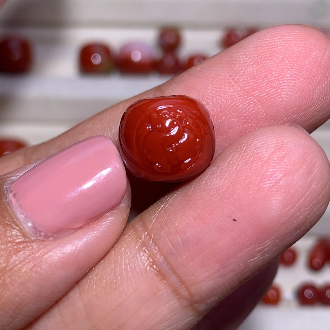 李***义南红玛瑙未镶嵌老型12肉锦 微纹