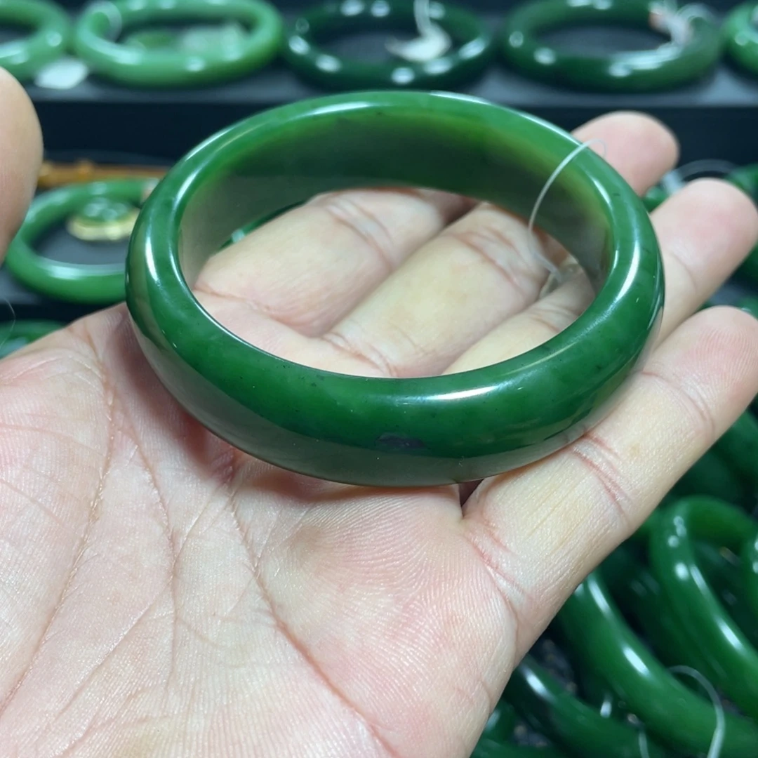 和田玉（碧玉）未镶嵌手镯