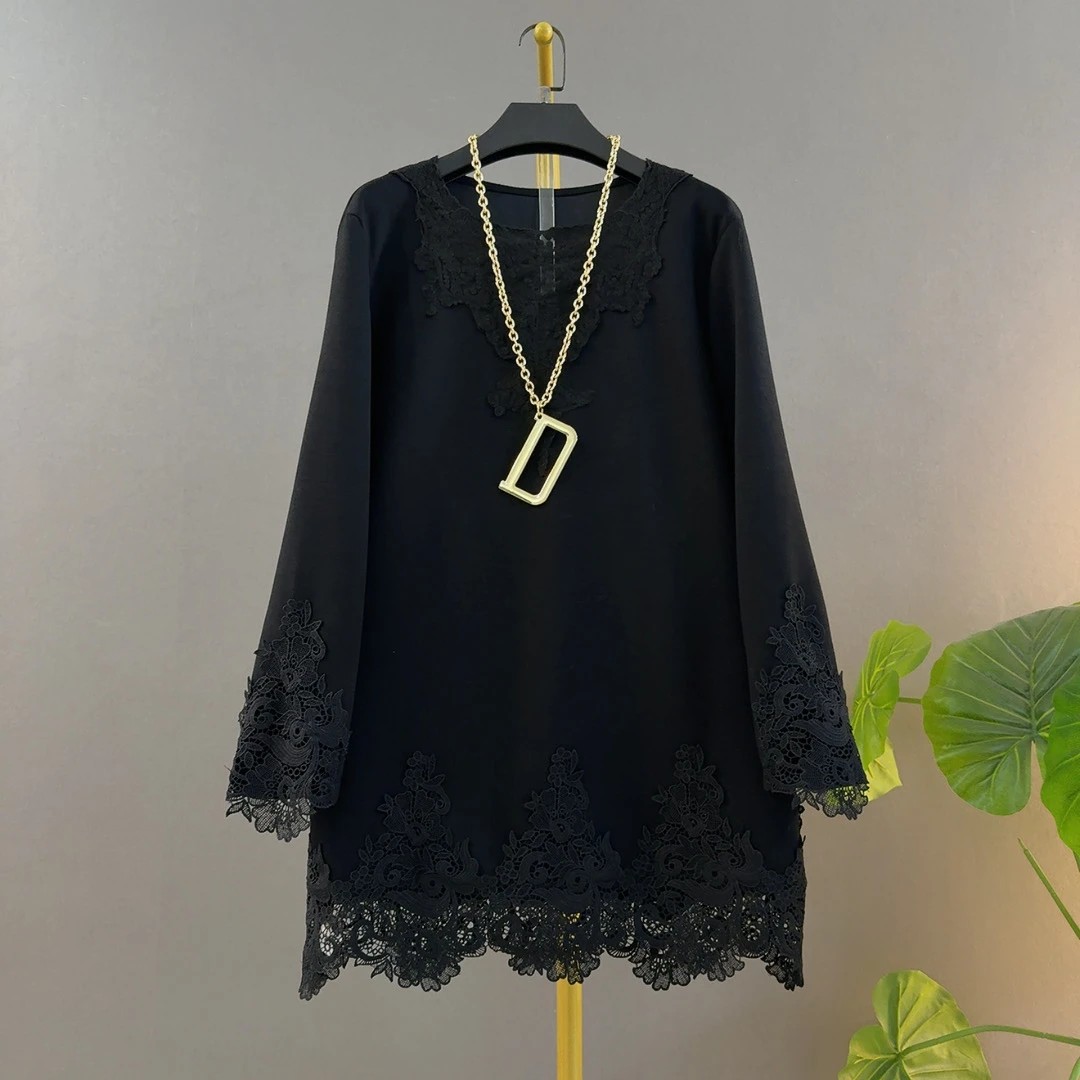 胖妹妹新款圆领拼接蕾丝镂空长袖中长款宽松遮肉大码女装打底衫
