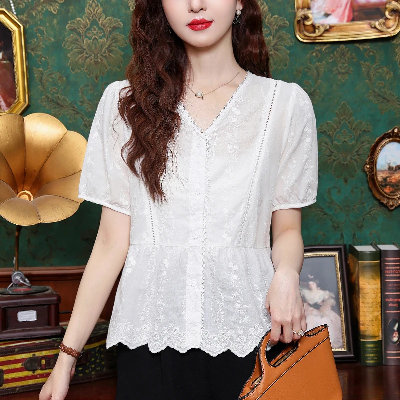 法式v领白色蕾丝衬衫女短袖2025夏新款洋气刺绣小衫收腰短款上衣