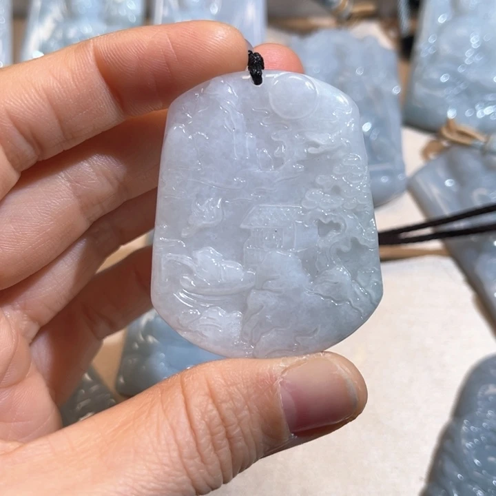 翡翠颈饰未镶嵌翡翠