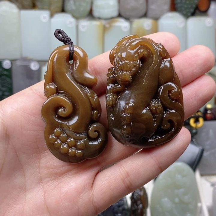 和田玉（糖玉）未镶嵌颈饰