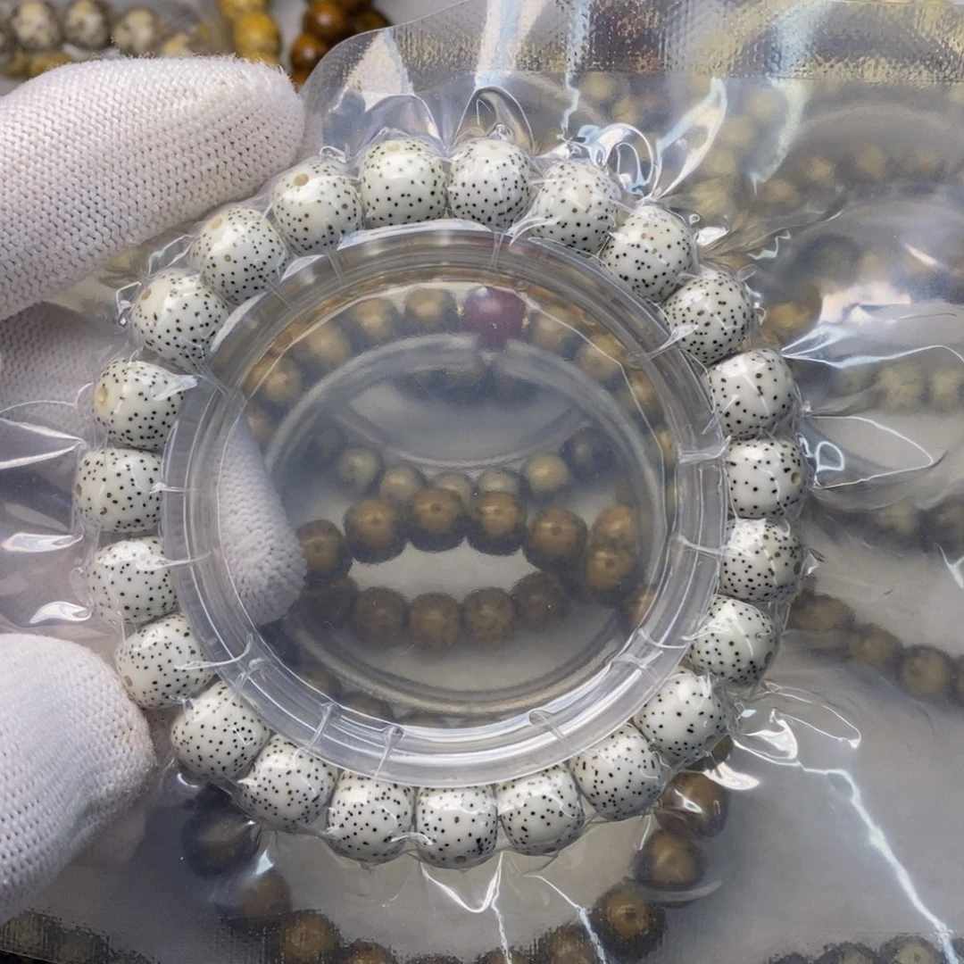 Ｒ***Ｉ星月菩提手串10✖️9头条细散星