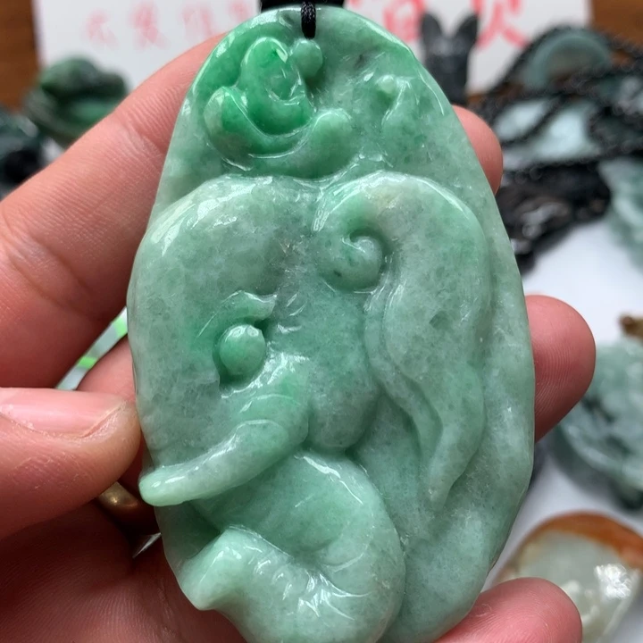 翡翠颈饰未镶嵌保真天然A货翡翠