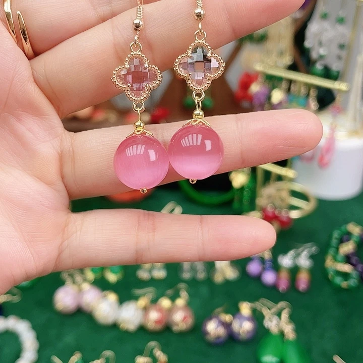 石英质玉合金耳钉粉色猫眼