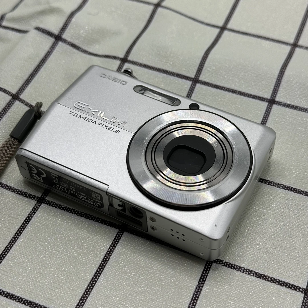 99新 Casio/卡西欧 z700 720万像素 3倍光学变焦 网红清冷复古