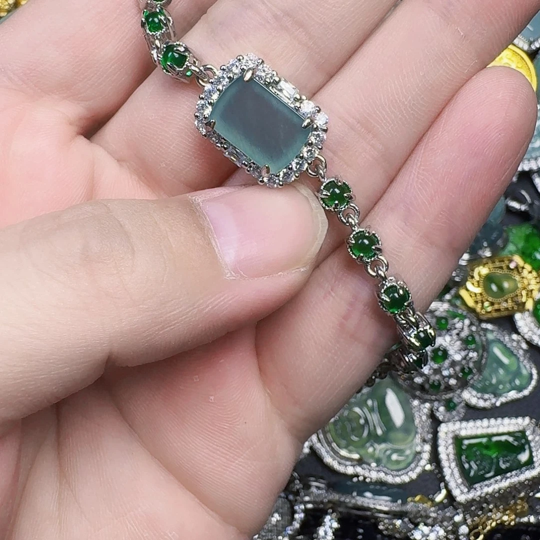 翡翠未镶嵌颈饰天然A货翡翠放漏