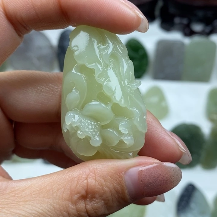 和田玉未镶嵌颈饰64