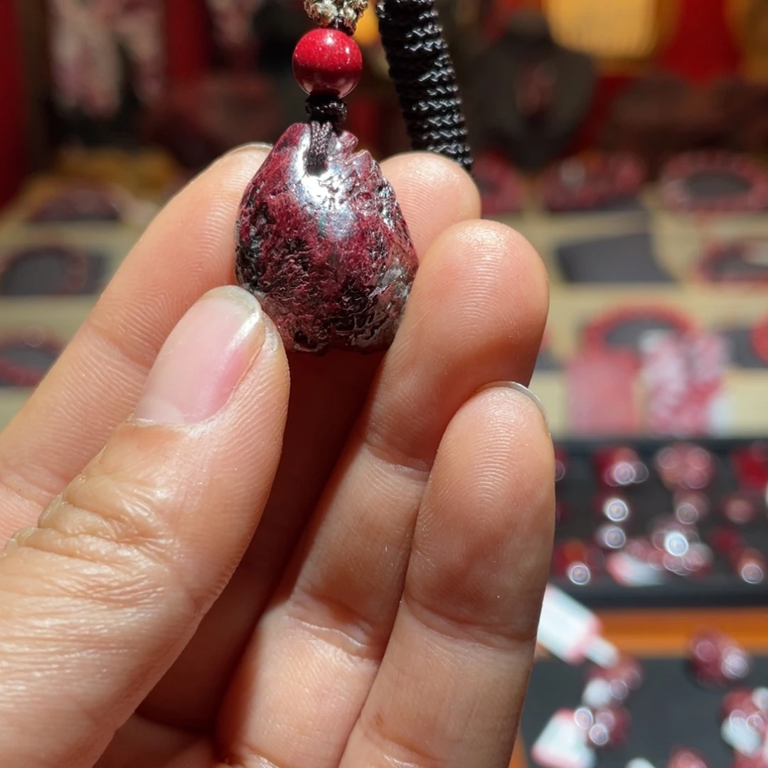 天然辰砂无根砂吊坠