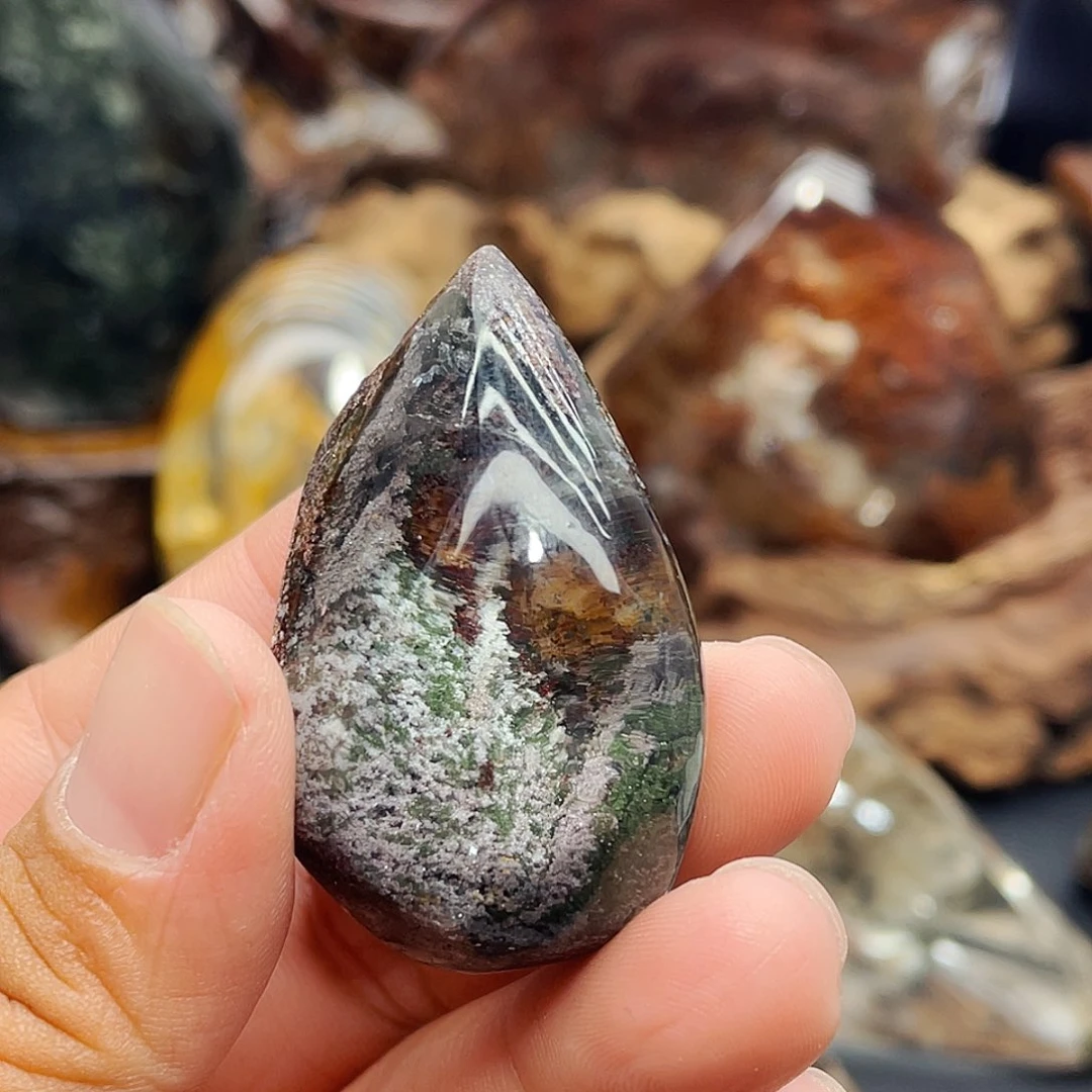 未镶嵌水晶大型摆件（非配饰）?****沫