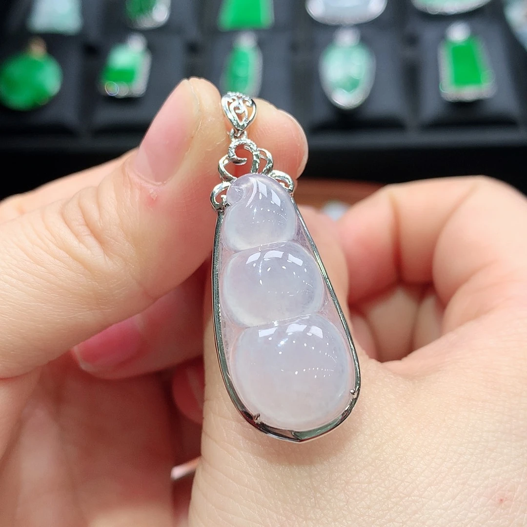 翡翠颈饰18K金镶嵌福豆