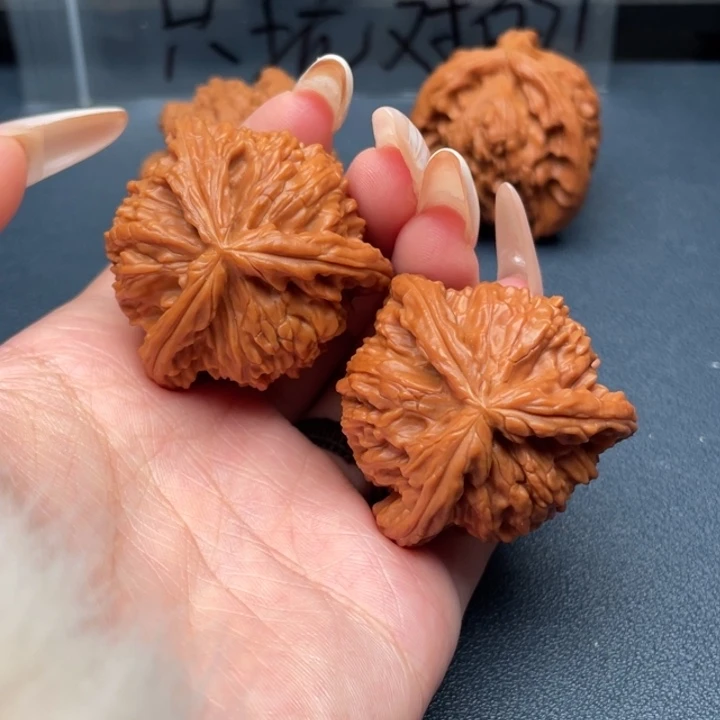 神***菲文玩核桃吊坠白狮子