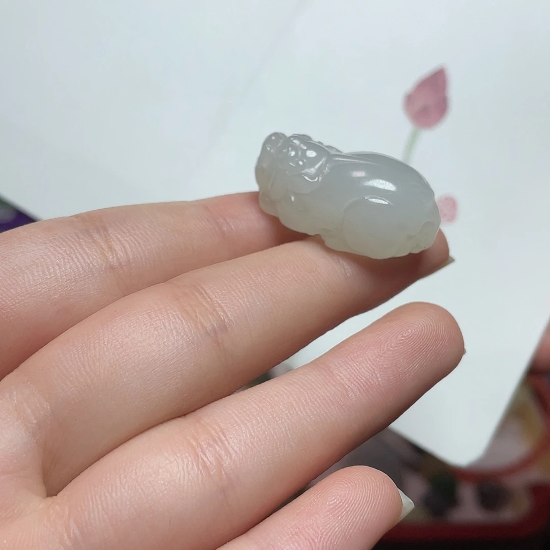 和田玉未镶嵌颈饰阿***花