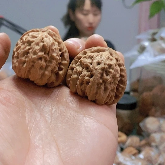【闪购商品】把件文玩核桃38三角白