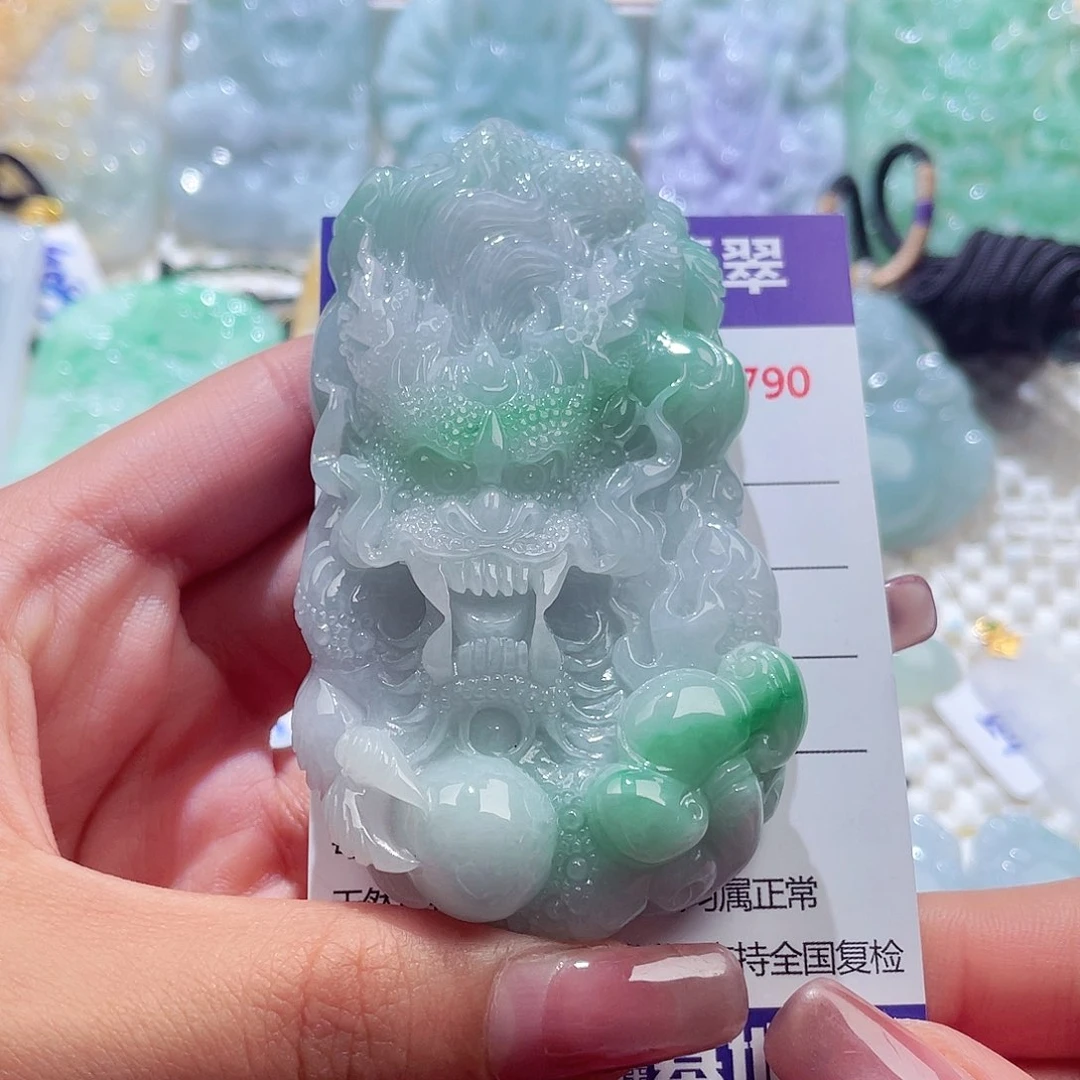 颈饰未镶嵌翡翠龙