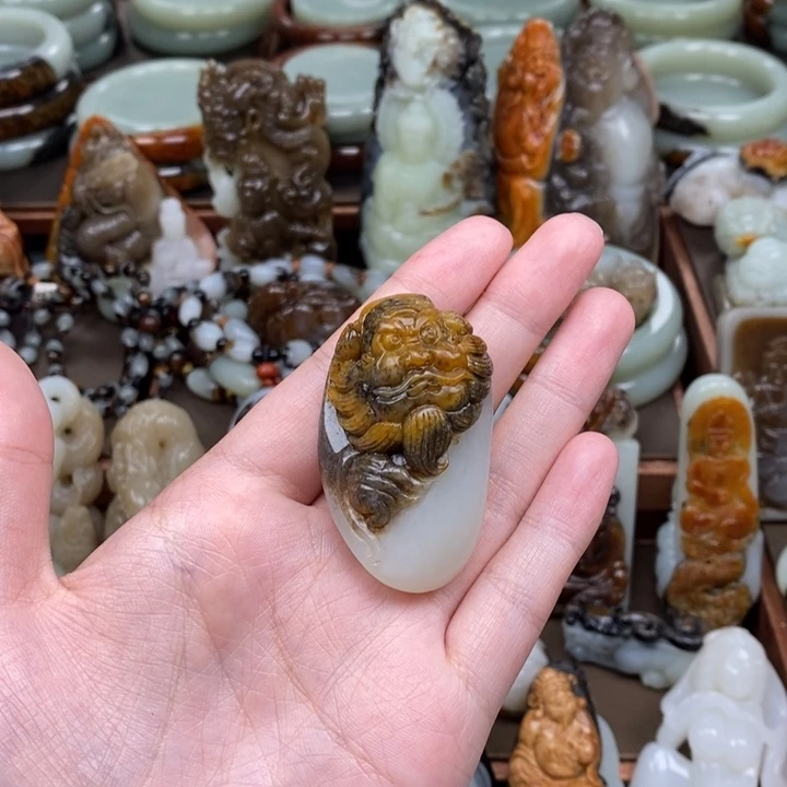 和田玉未镶嵌颈饰尝****的